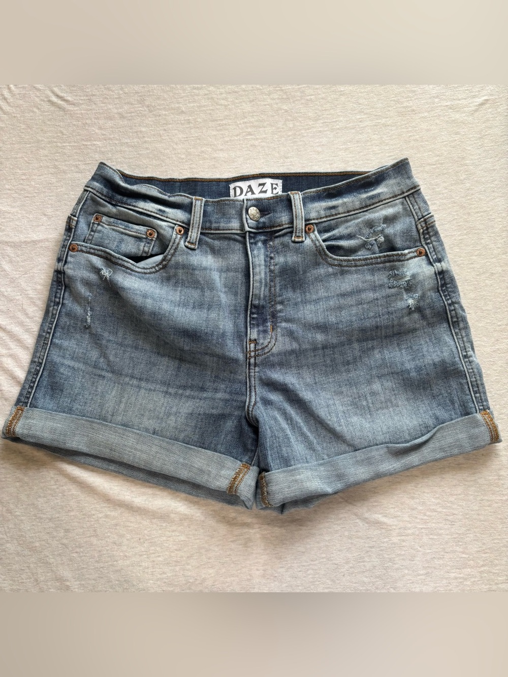 DAZE Medium Wash Distressed Mid-Rise Cuffed Denim Shorts Size 10